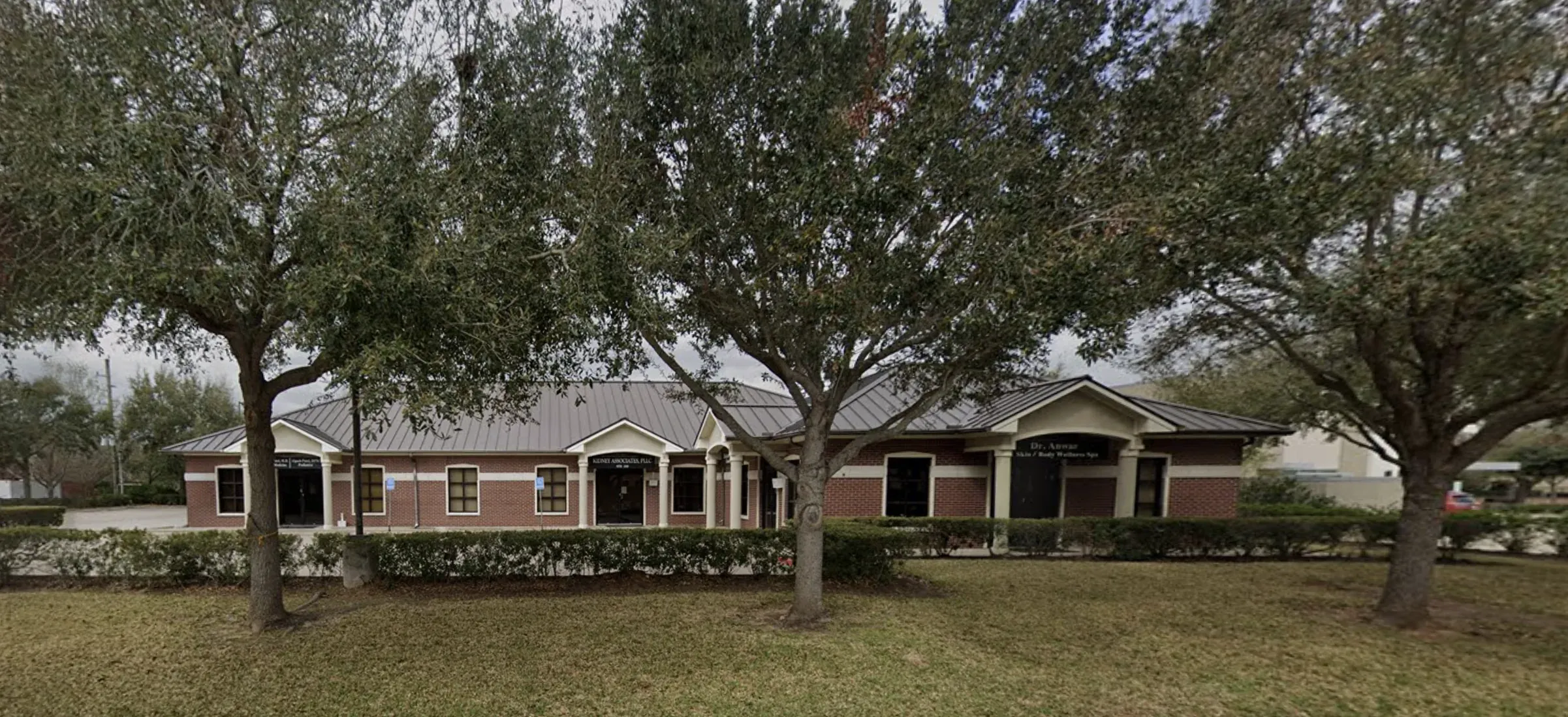 Exterior of the Dr. Alpash Patel Podiatry office building on Creekway Dr, Sugar Land